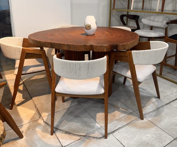 COMEDOR DOMINIC